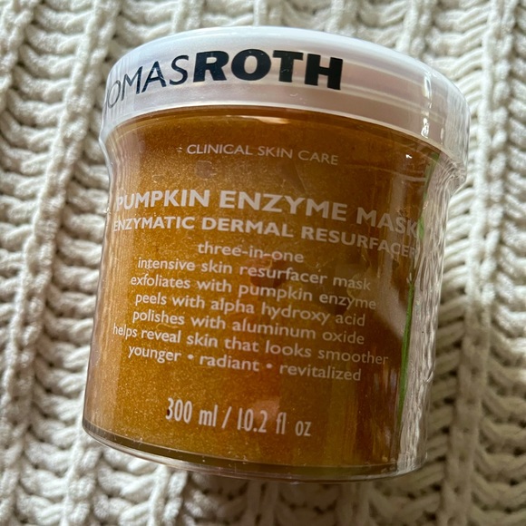 🧡Peter Thomas Roth Pumpkin Mask🧡 - Picture 6 of 11